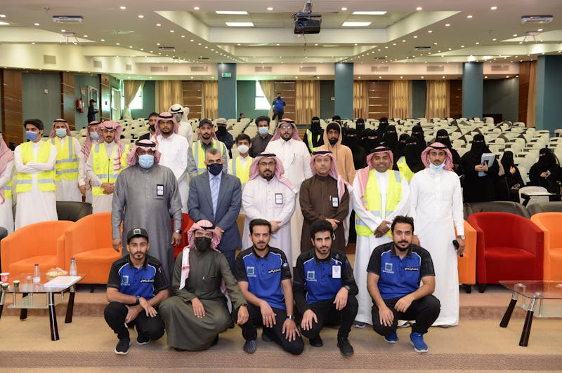 فرع أبها يقيم لقاء تدريبي وتأهيلي لإجراءات الأمن والسلامة 